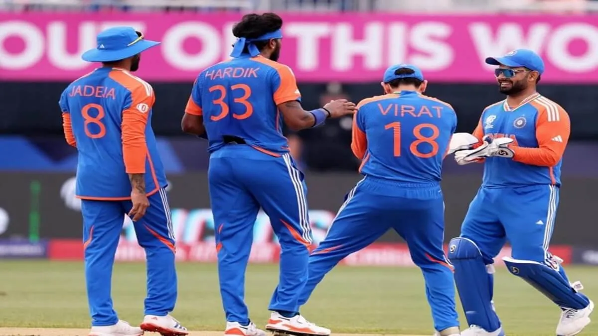 Rishabh Pant played golf with a cricket bat in the hotel corridor