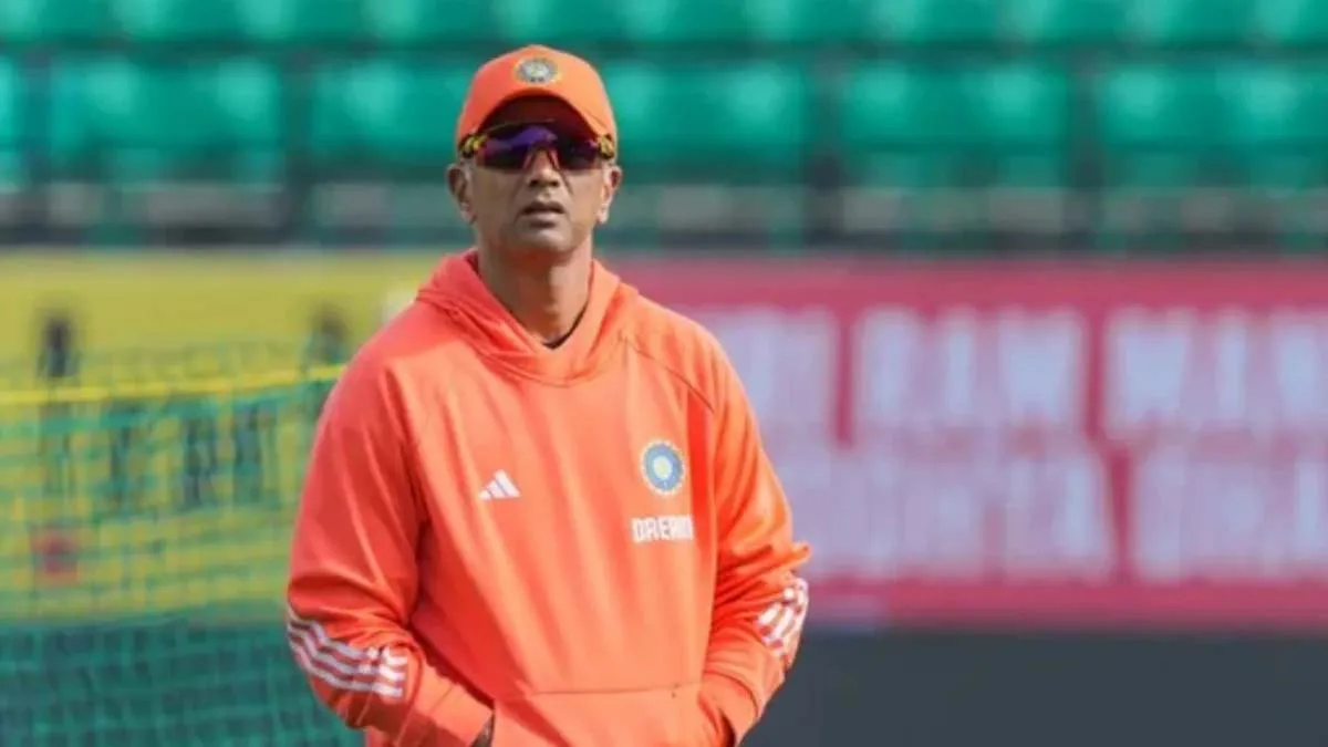 Rahul Dravid Silently, Dravid landed in Bangalore Reach House After ICC T20 World Cup 2024